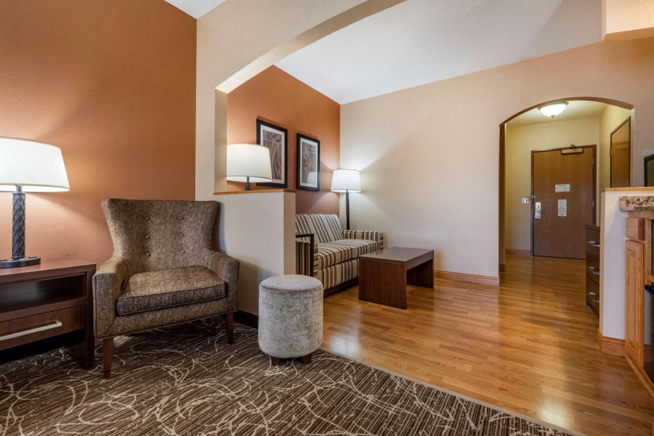 Best Western Plus Chelsea Hotel Monticello Extérieur photo