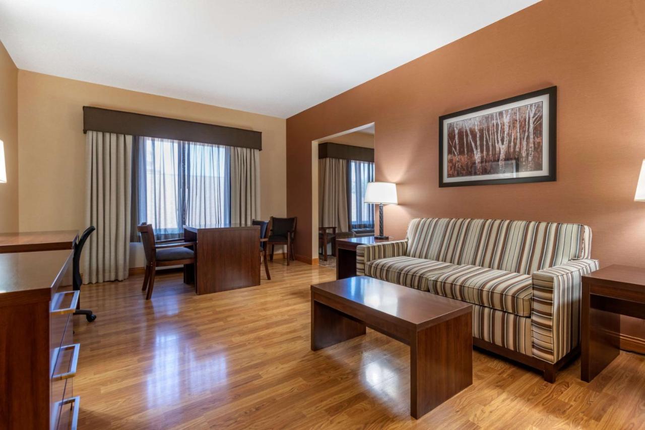 Best Western Plus Chelsea Hotel Monticello Extérieur photo
