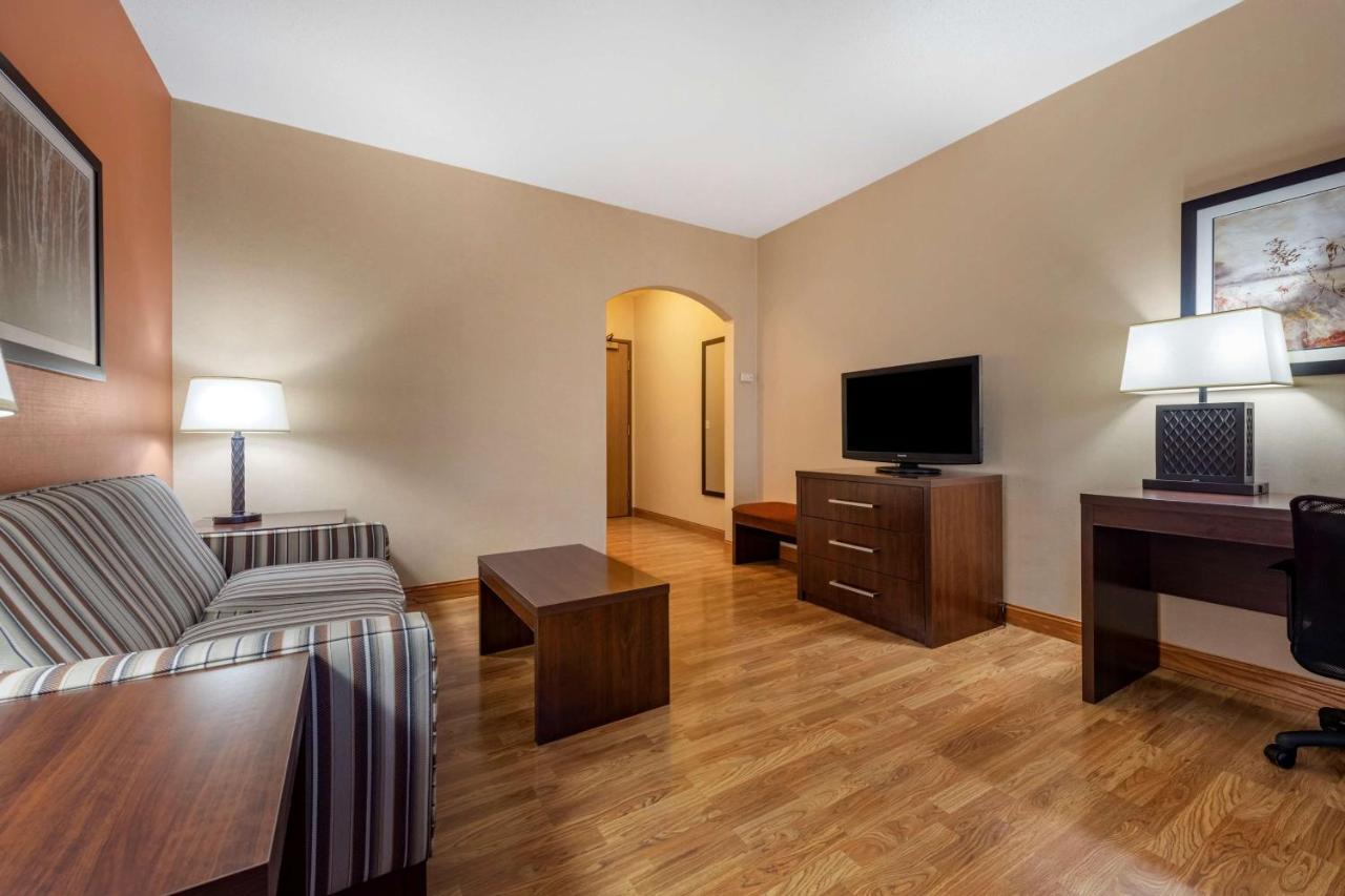 Best Western Plus Chelsea Hotel Monticello Extérieur photo
